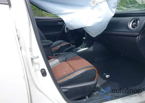 2018 Toyota Corolla Se z USA, uszkodzony, nr VIN 5YFBURHE4JP797409